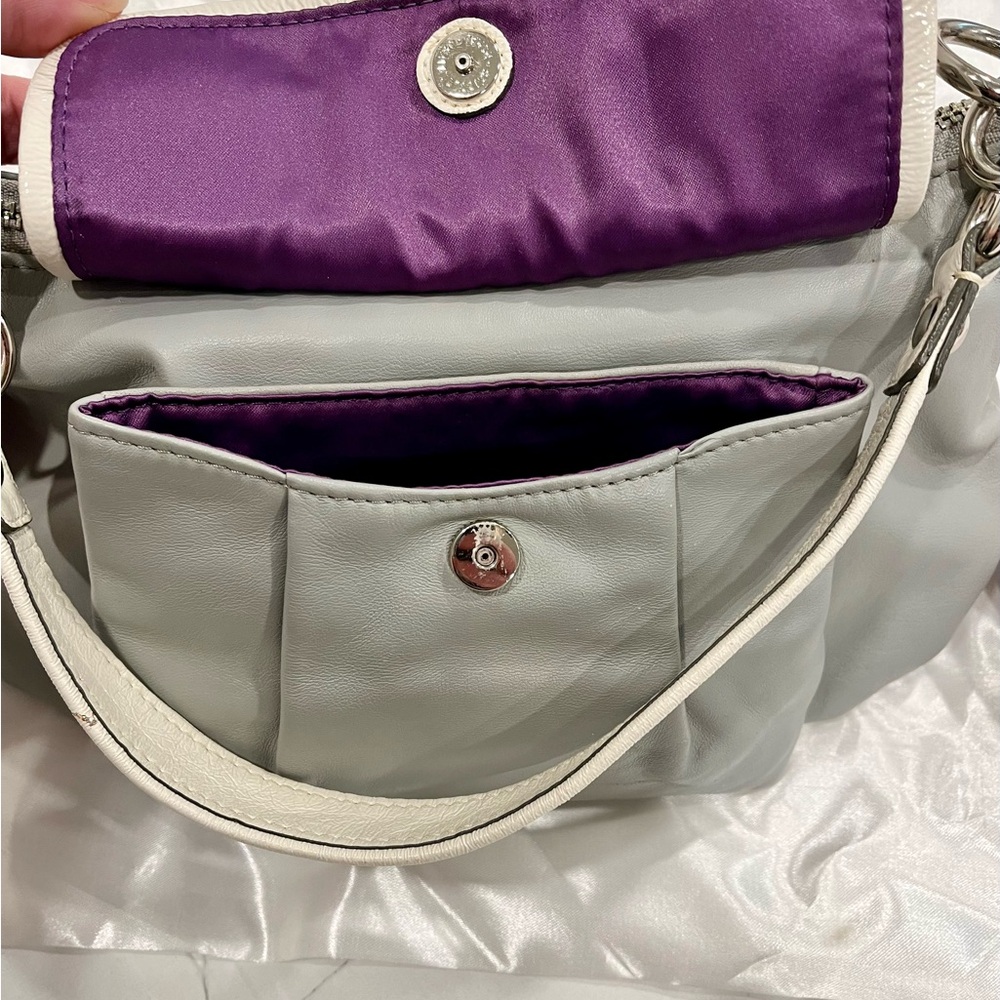 COACH POPPY GROOVY Grey and White Leather Purse - Picture 10 of 15